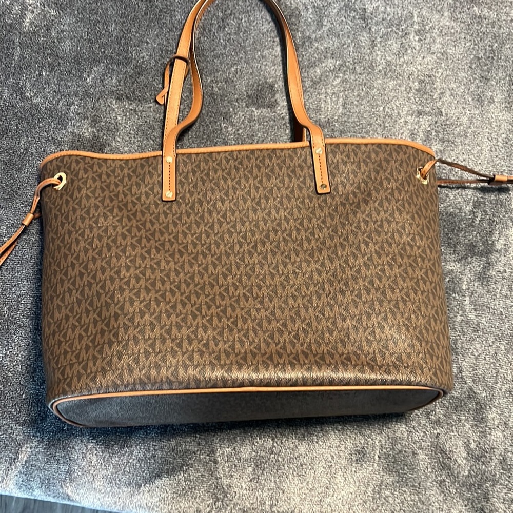 Michael Kors tote